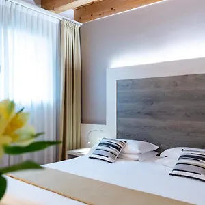 4* Szálloda Alexander
